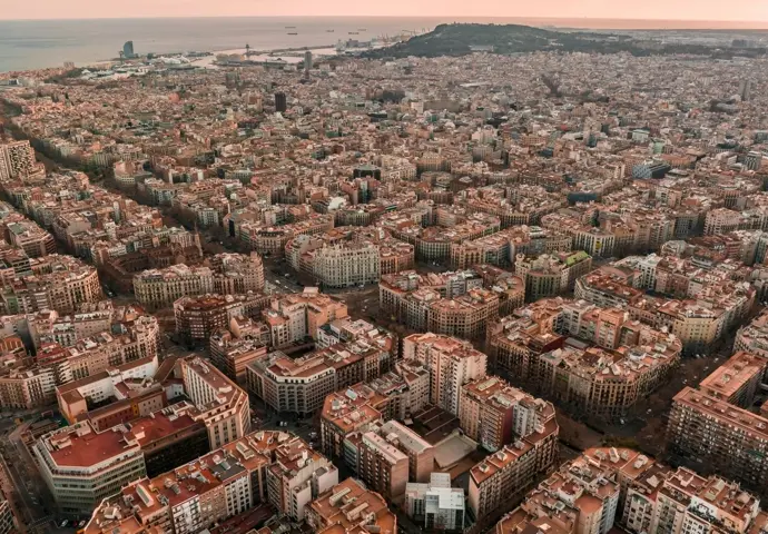 Overtourism Under Scrutiny: Strategies for Sustainable Travel in a Post&Pandemic World