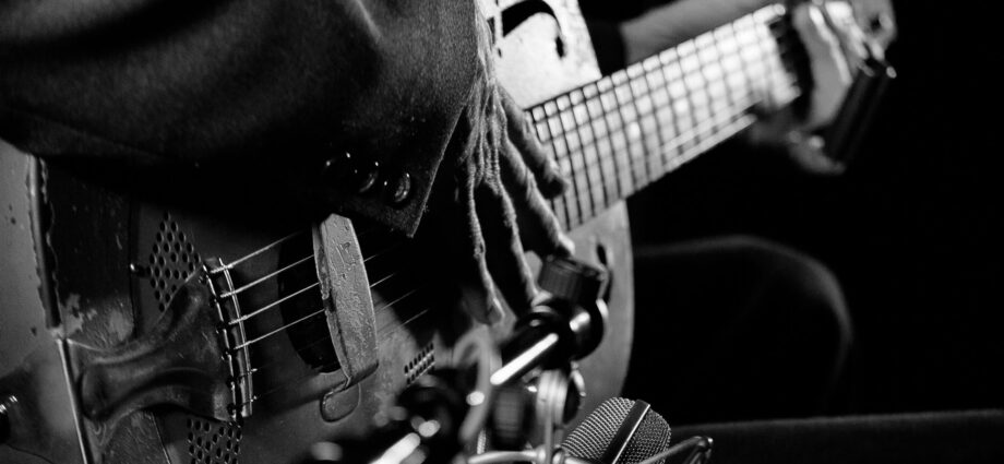 ‘AI is permeating everything we do’: How Guitar Center developed 2 AI tools this year