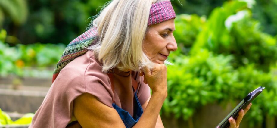 ‘The stress at my job is getting worse every day’: I’m 61, earn $177K, and have a 401(k) with $965K. Do I retire and downsize?