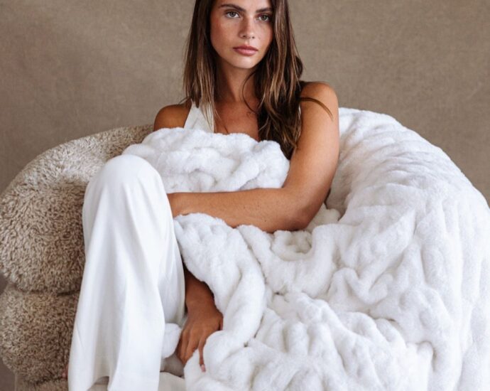 Fashion Inspired by Cloud Dancer, Pantone’s Color of the Year