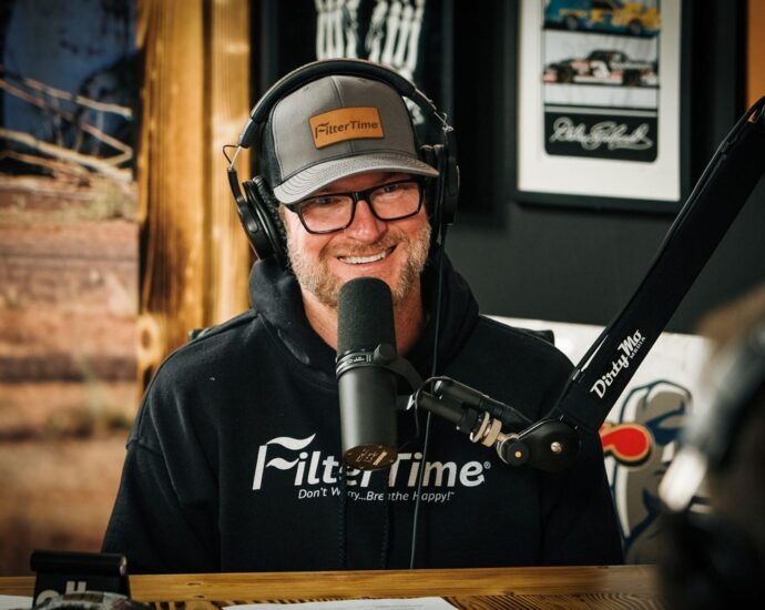 Dale Jr. says settlement turns NASCAR charters into franchises