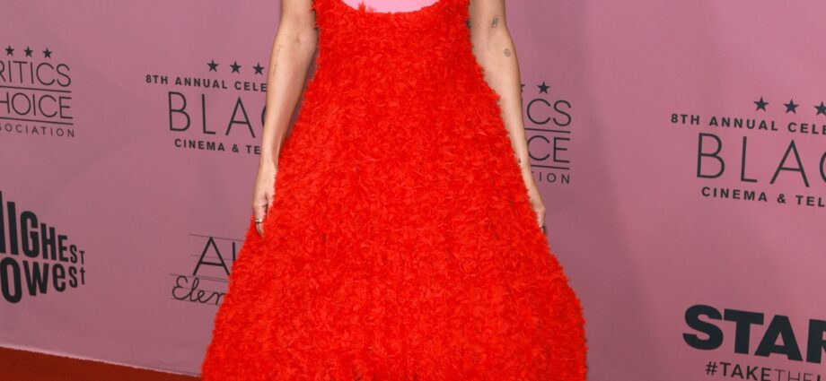 The Best Dressed Stars of the Week Did Summery-Winter Fashion