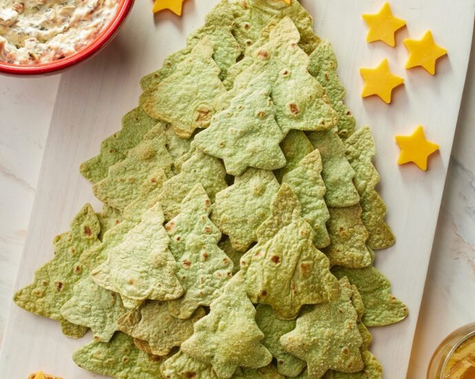 These Christmas Tree Tortilla Chips Are the Easiest Holiday Appetizer