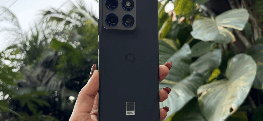 5 hidden AI features on Motorola phones you’re probably not using