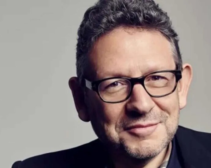 UMG Head Lucian Grainge Outlines 2026 Streaming 2.0 Plans, Plots ‘Special Events and Products for Superfans — Both Virtually and in the Physical World’