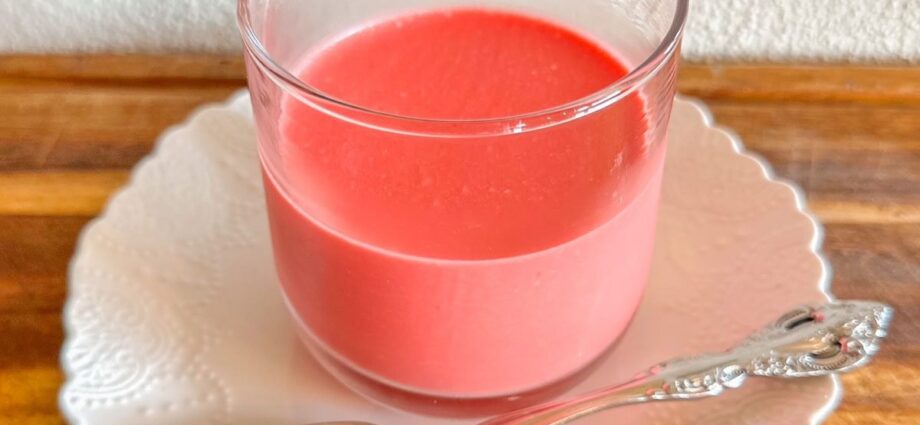 This Viral Jell-O and Yogurt Dessert Tastes Like a Poor Man’s Panna Cotta