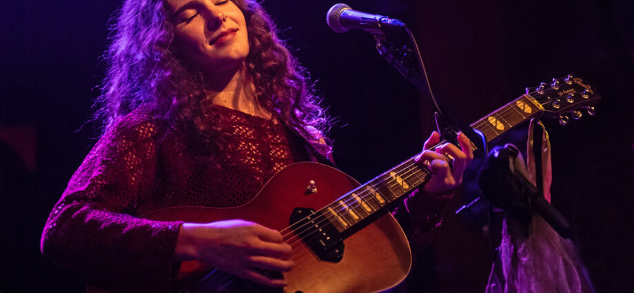 Anna Justen performed at the Tractor Tavern on January 16, 2026