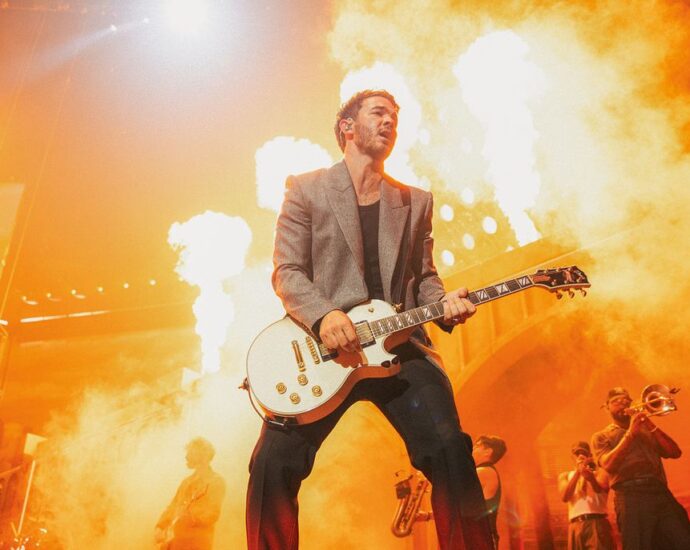 “They played a lot of fast drop D, but they also played a lot of harmony power chords. You can hear a lot of that in our early music”: Kevin Jonas on his love for the Dove, and why you’ll almost always find the Jonas Brothers in DADGAD