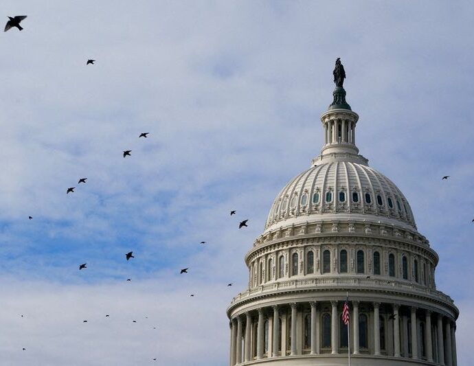 US government heads toward shutdown as time runs short to approve spending deal