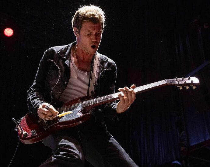 “I took Gem Archer’s job when he joined Oasis. Brian Robertson from Thin Lizzy came in on Saturdays and we’d just play”: How a job in the “party guitar shop” gave Pretenders guitarist James Walbourne his start in the industry