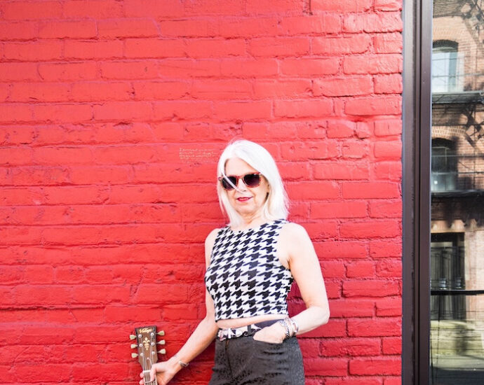 Kathryn Grimm Unveils Sunny “Say Goodbye To The Blues”