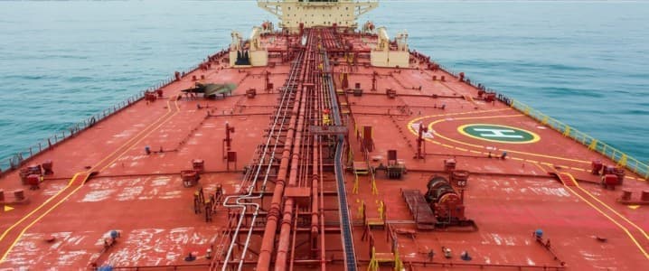 Super Tanker Rates Soar Amid Sanctions, Supply Shifts, and Strategic Hoarding