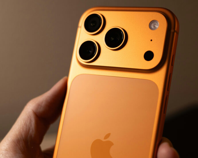 How to switch from iPhone to Android (or vice versa)