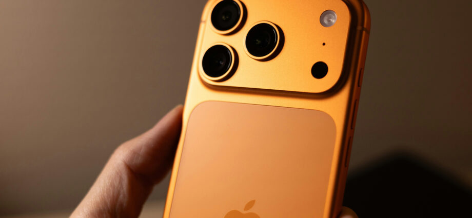 How to switch from iPhone to Android (or vice versa)