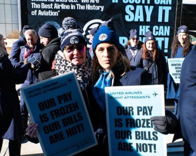 United Airlines Hides $1 Billion In Unpaid Crew Cost, Labor Leader Says