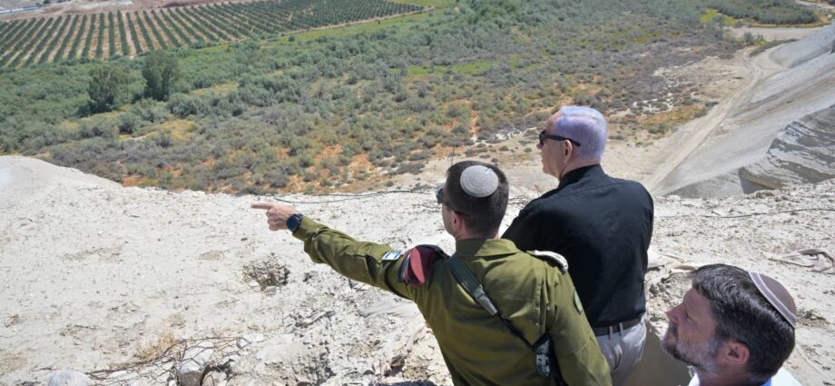 Israeli Journalist Gideon Levy: Israel Will Not Stop Wars & Occupation Until U.S. Pulls Support