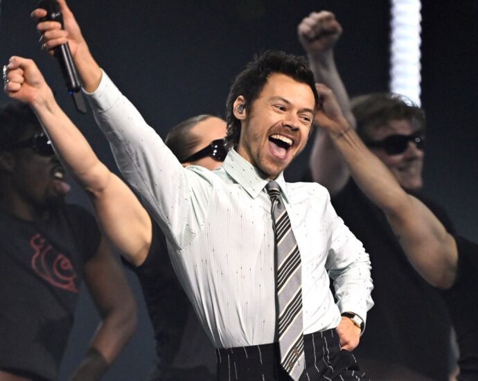 How to Livestream Harry Styles on ‘SNL’