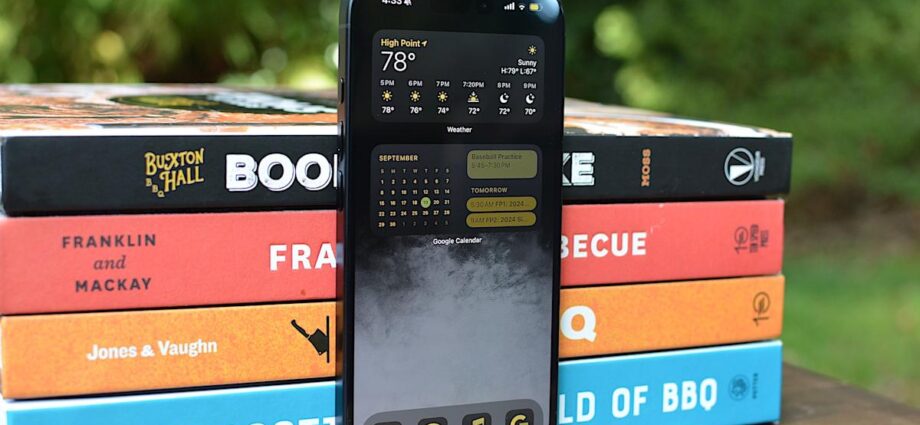 A new iPhone hacking tool puts anyone still on iOS 18 at risk