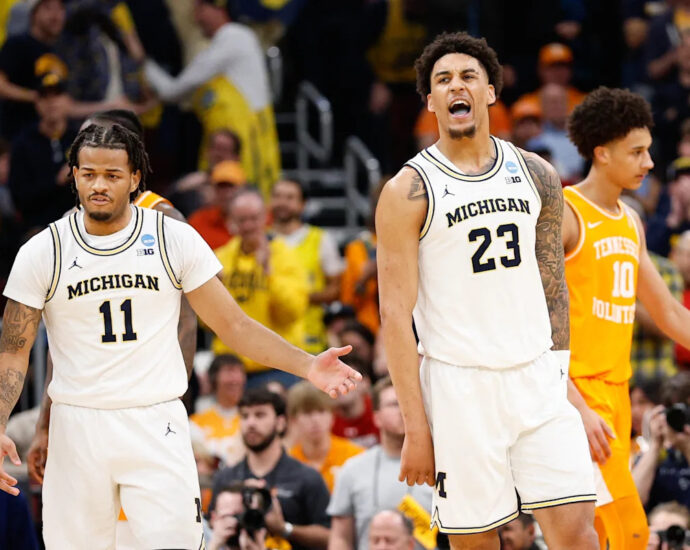 Michigan and Arizona have shown they're the 2 best teams in college basketball. It's just a shame they won't play for a title