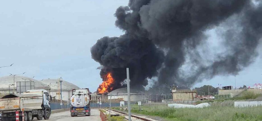 Trump hails ‘progress’ on Iran deal but threatens huge infrastructure attack