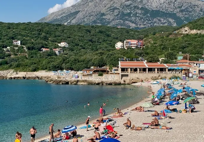 Over Two Million UK Holidaymakers Expected to Travel Abroad This Easter