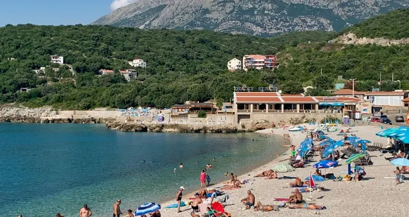 Over Two Million UK Holidaymakers Expected to Travel Abroad This Easter