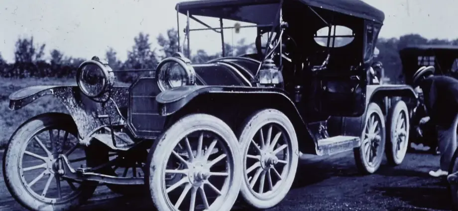 The Octoauto – A Legendary Eight-Wheel Automobile Built for Comfort