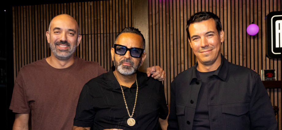 Warner Music Group Announces Strategic Investment and Partnership with TuStreams