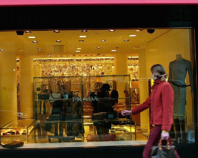 Should Barneys Come Back?