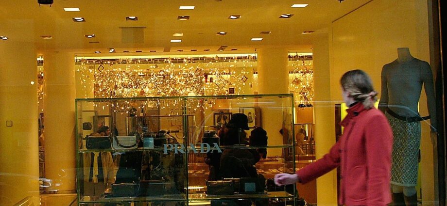 Should Barneys Come Back?