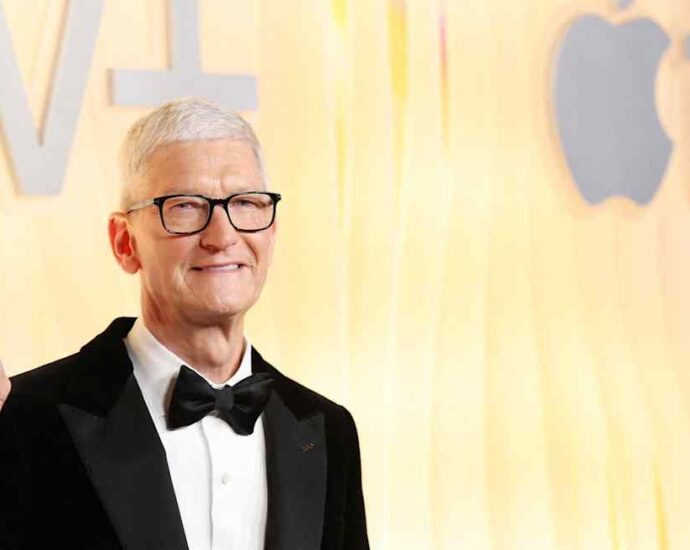 Apple CEO Tim Cook to hand over to John Ternus in September