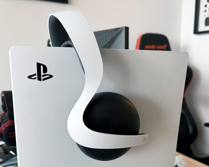 Sony will require age checks in the UK and Ireland to access PlayStation communication features