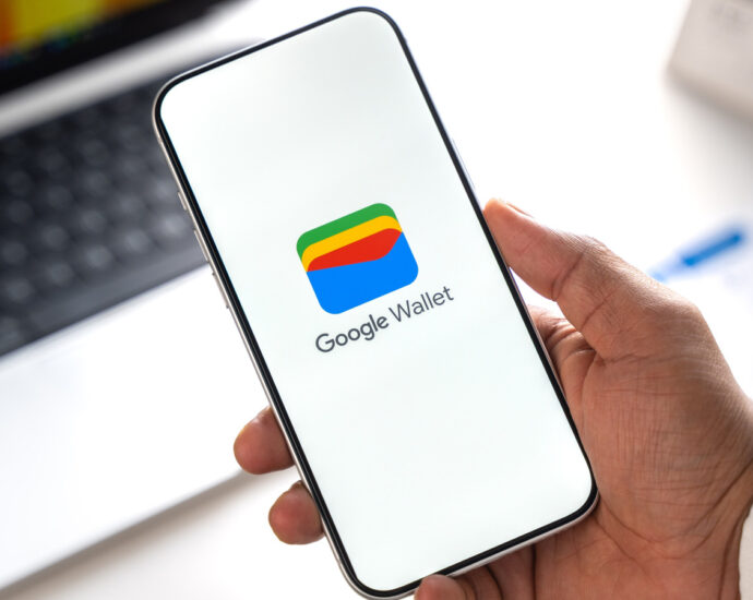 Google Wallet’s Lock Screen Update Is Really Convenient For Frequent Flyers