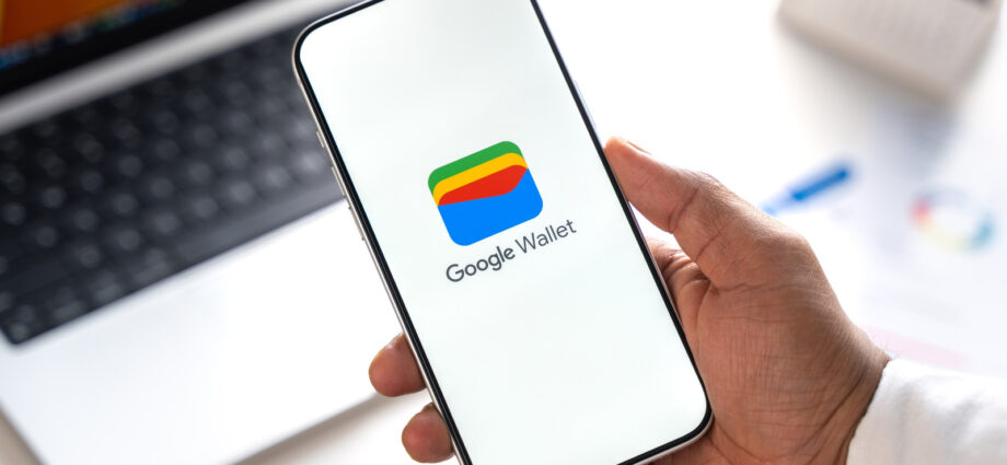 Google Wallet’s Lock Screen Update Is Really Convenient For Frequent Flyers