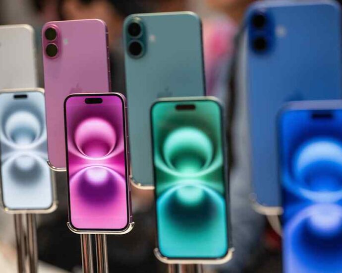 Apple reaches $250mn settlement over delayed ‘AI Siri’