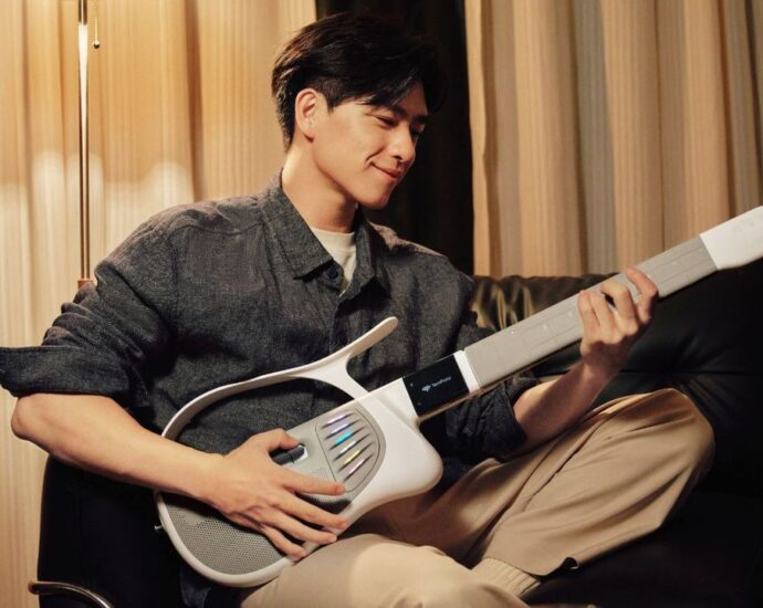 A lot of musicians will be infuriated by this ‘world’s first generative AI guitar’, but I think its automatic tabulation and learning features sound genuinely smart — but only if the AI’s ethical