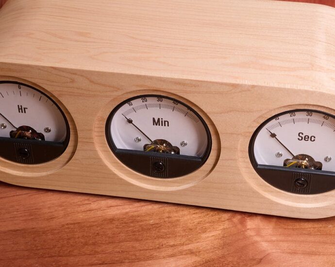 A Nicer Voltmeter Clock