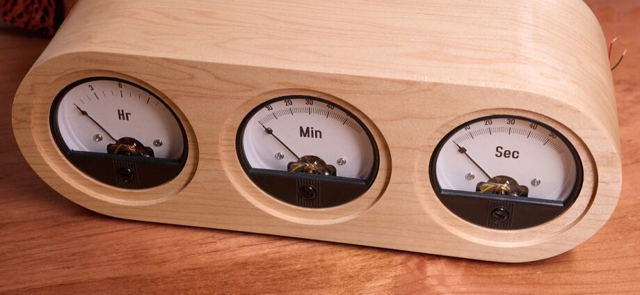A Nicer Voltmeter Clock