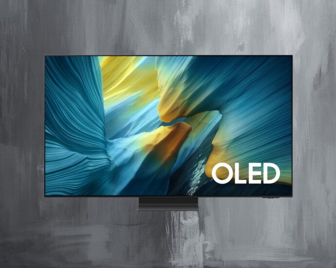 Flagship Samsung S95F OLED TV falls to $899, demolishing lowest Amazon sale price