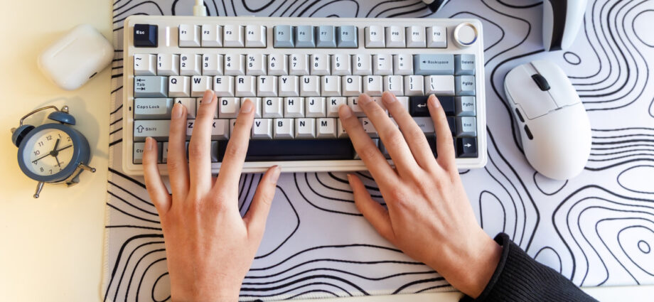 You’ve Been Using The Wrong Size Mouse Pad For Way Too Long