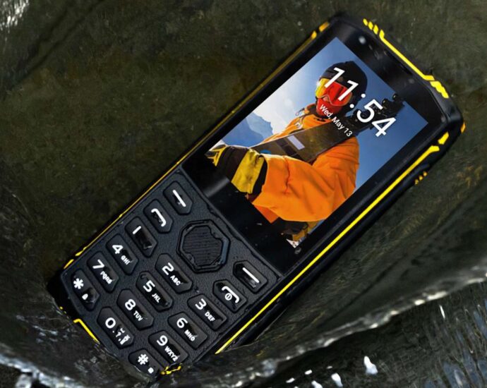 Armor Mini 5: This compact phone features Android, physical buttons and a touchscreen