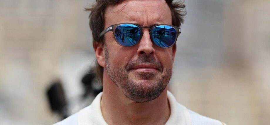 Fernando Alonso shares touching McLaren message during major F1 milestone