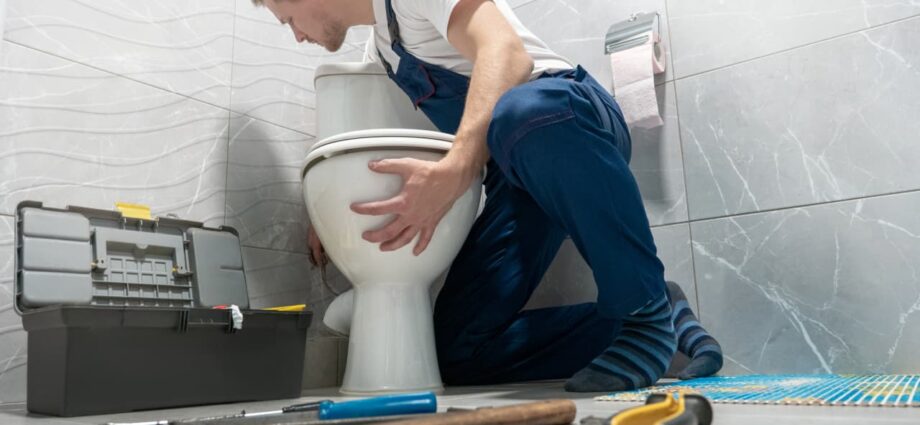 My plumber charged $160 to fix the cistern on my toilet — but created another problem. Do I pay again?