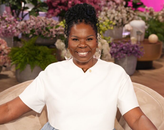 ‘SNL’ Alum Leslie Jones Takes Aim at Vacation Rental Disasters in New HGTV Series ‘Roast My Rental’