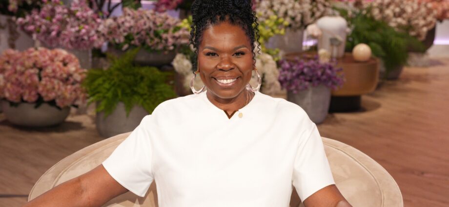 ‘SNL’ Alum Leslie Jones Takes Aim at Vacation Rental Disasters in New HGTV Series ‘Roast My Rental’