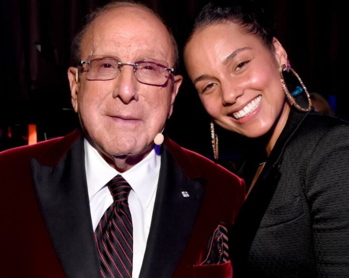 Alicia Keys Remembers How Clive Davis ‘Stood Beside Me Through Every Chapter’ in Heartfelt Tribute