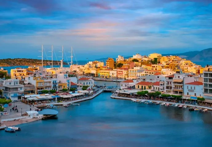 Crete and Ionian Islands Drive Growth as Greece’s Tourism Revenue Climbs