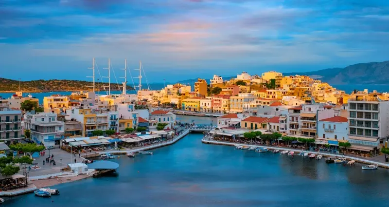Crete and Ionian Islands Drive Growth as Greece’s Tourism Revenue Climbs
