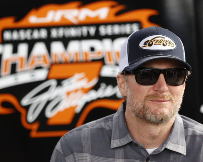 Dale Jr. Frustrated After JRM Let Chase Elliott Down at Chicagoland