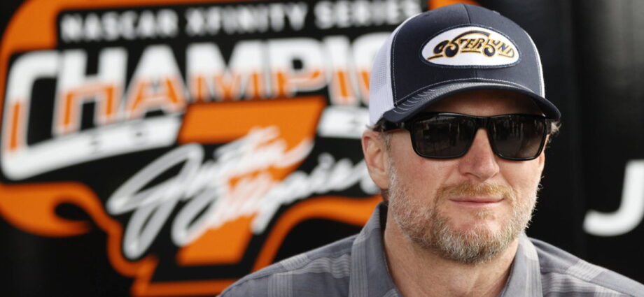 Dale Jr. Frustrated After JRM Let Chase Elliott Down at Chicagoland